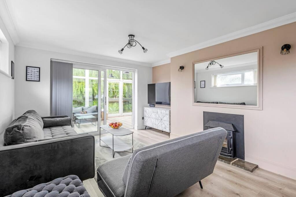 Holiday home Waterside - Hot Tub, Mooring, Arcade, Bar Neatishead